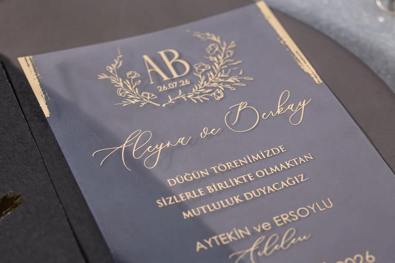 BST-7081 Şeffaf Füme Pleksi ve Altın Varaklı Lüks Siyah Davetiye - Görsel 2