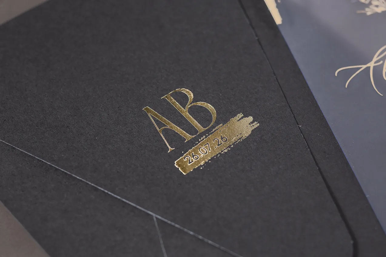 BST-7081 Şeffaf Füme Pleksi ve Altın Varaklı Lüks Siyah Davetiye - Görsel 3